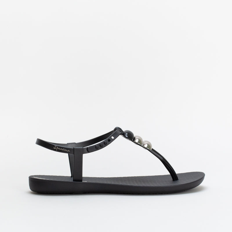 Ipanema sandals near discount me